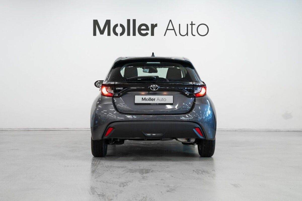 Toyota Yaris 2025, photo 6/24