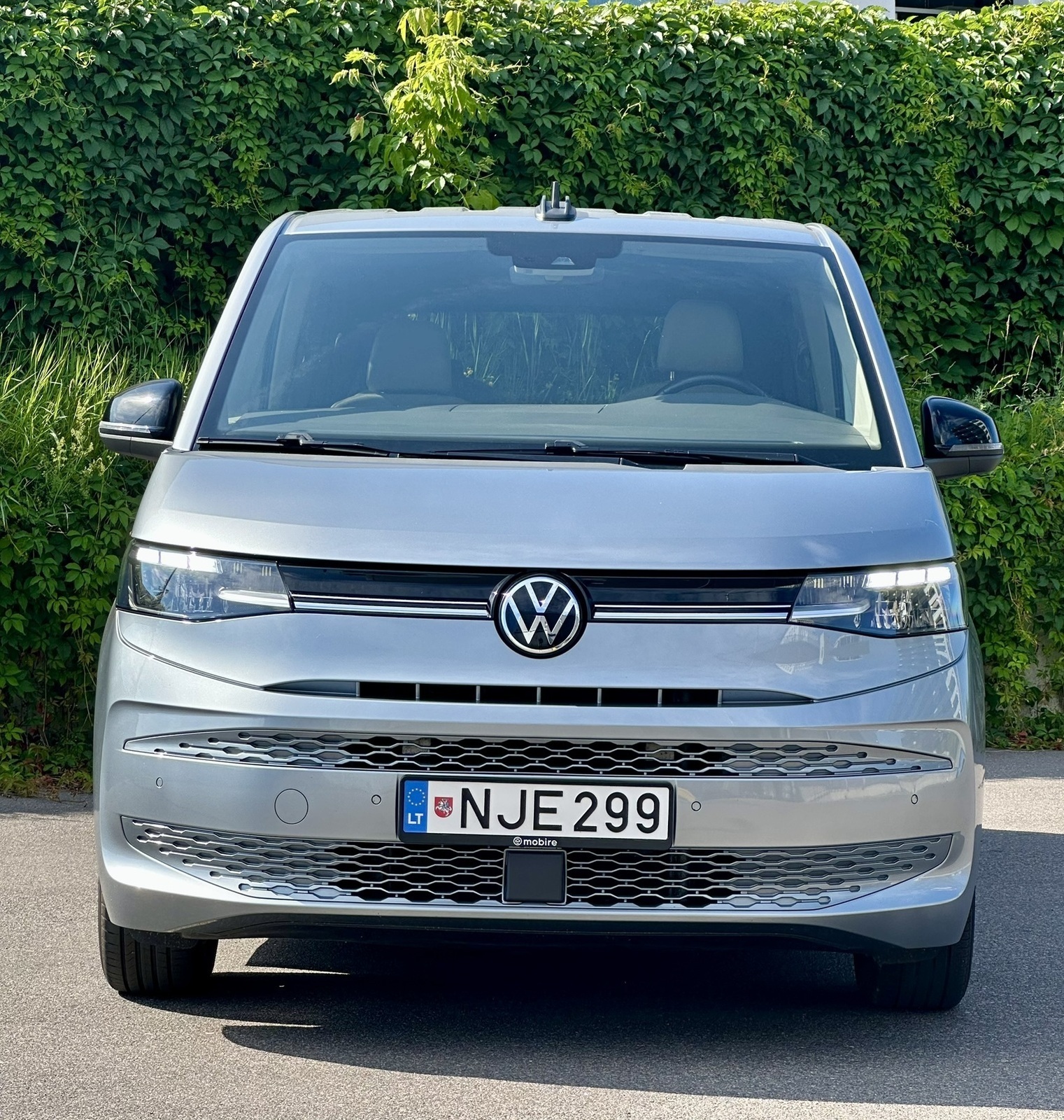 Volkswagen Multivan 2023, photo 2/18