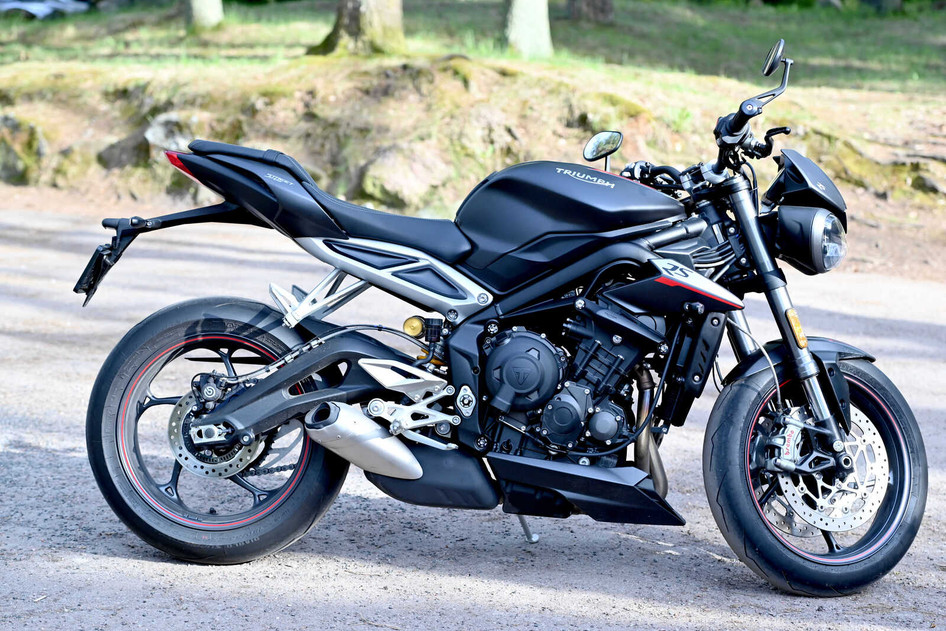Triumph STREET TRIPLE RS, 2019, 0.8, 90.4 kW, bensiin, manuaal, tagavedu