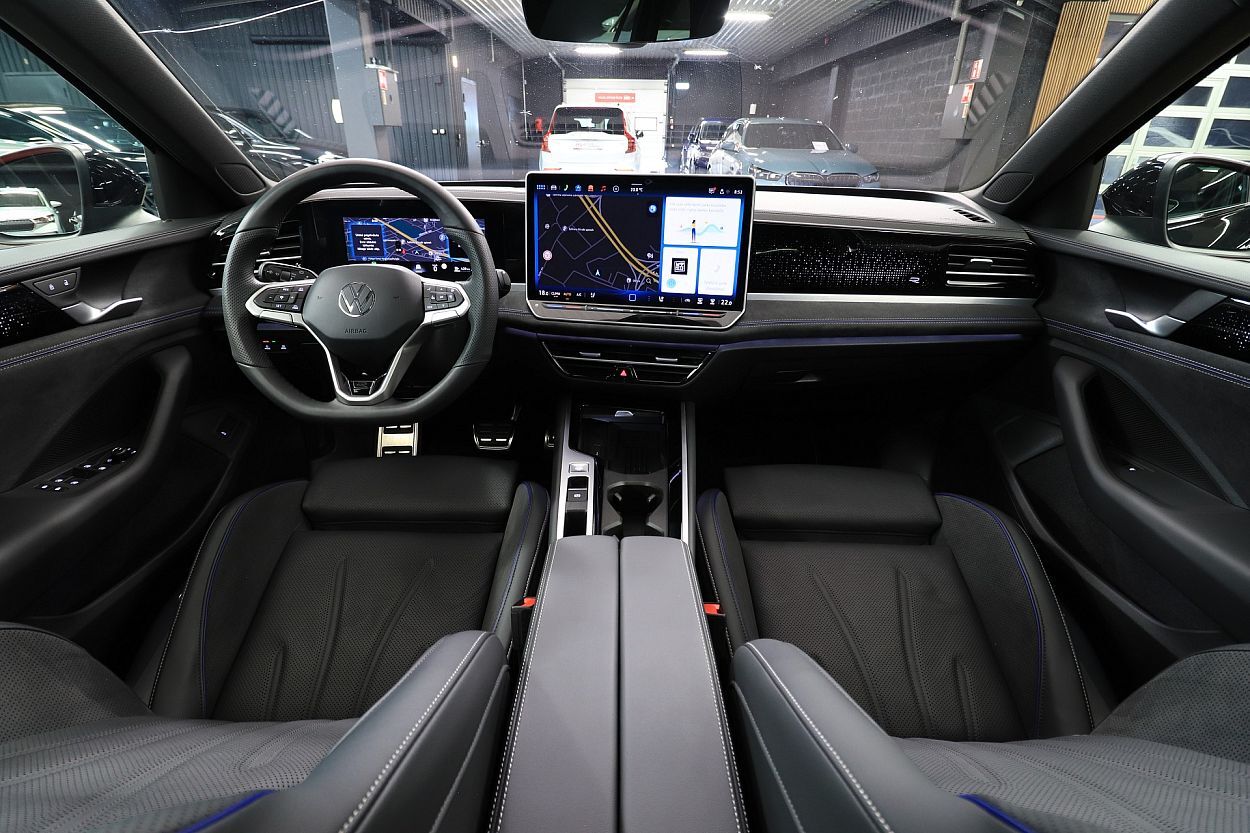 Volkswagen Passat 2025, photo 6/34