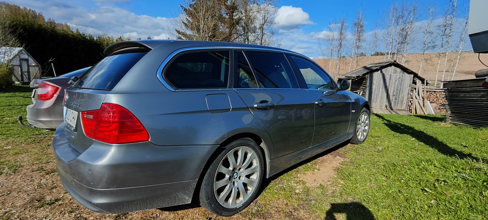 BMW 320 2012, photo 2/4