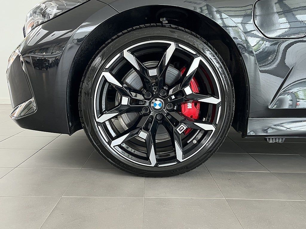 BMW 330 2024, kuva 4/10