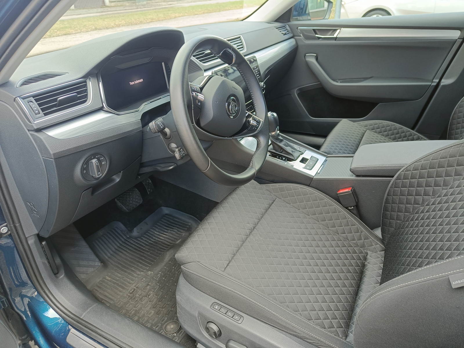 Škoda Superb 2022, photo 7/11