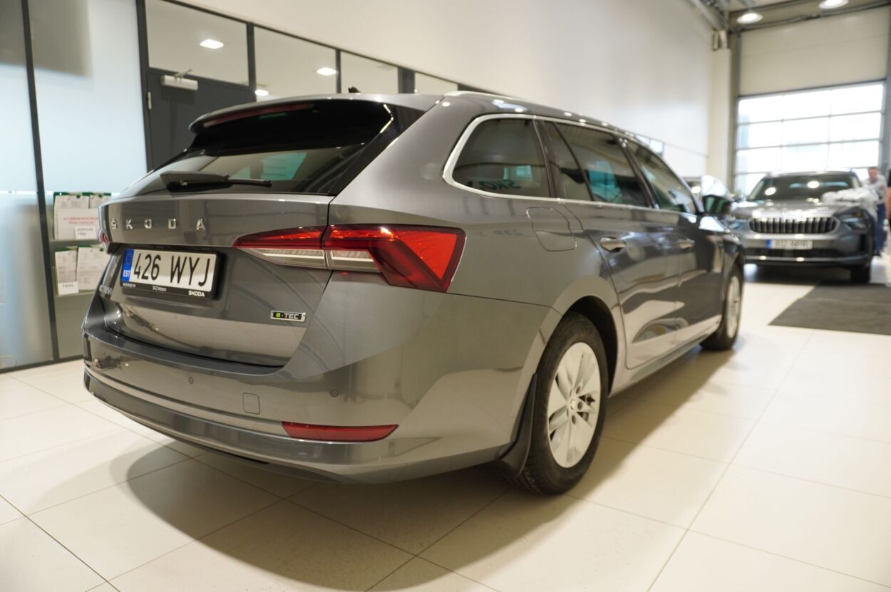 Škoda Octavia 2024, photo 3/10