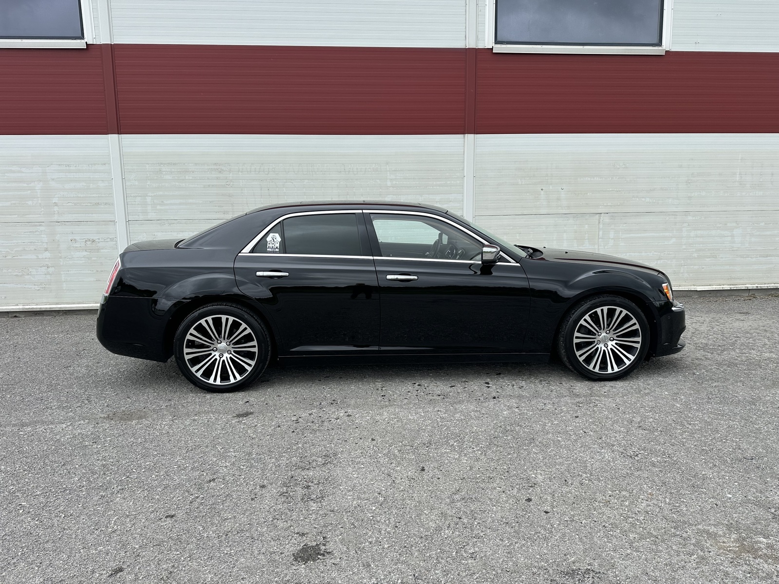 Chrysler 300C 2012, photo 7/25