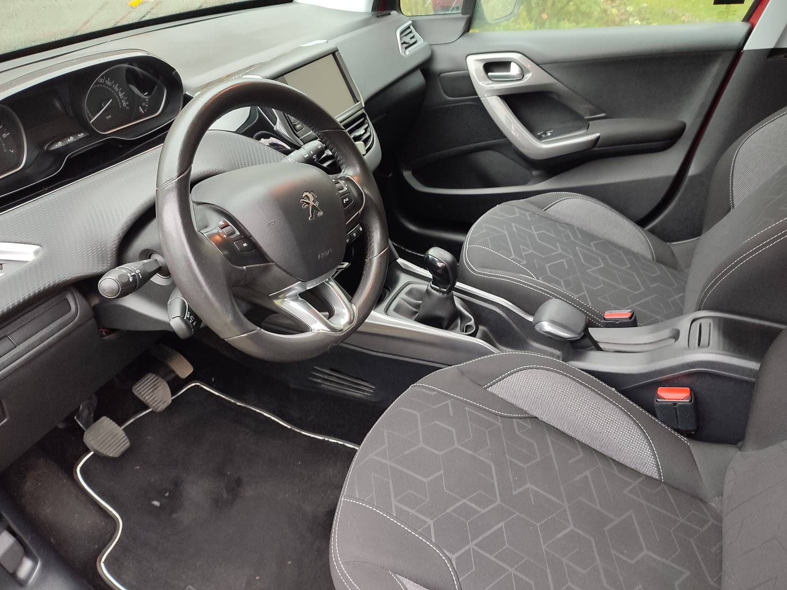 Peugeot 2008 2016, kuva 6/9