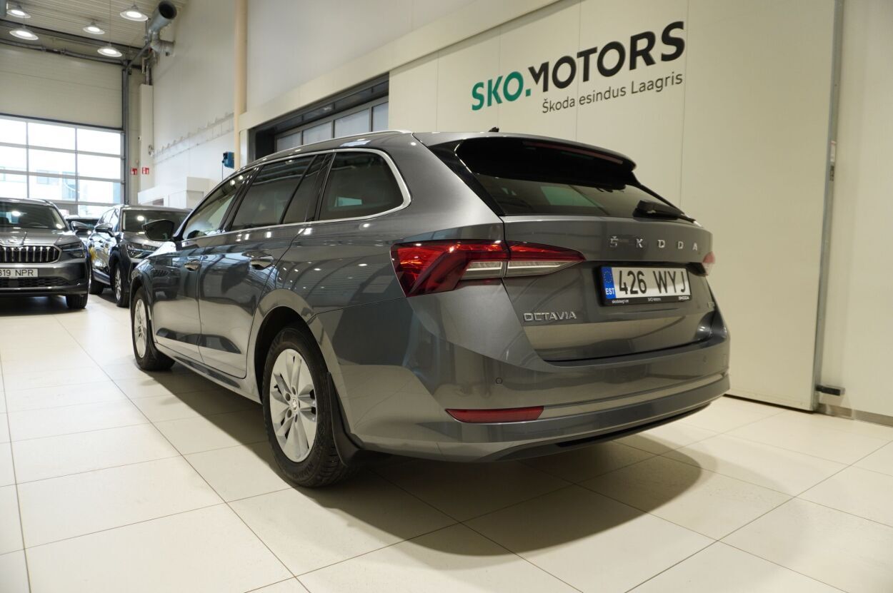 Škoda Octavia 2024, photo 2/10