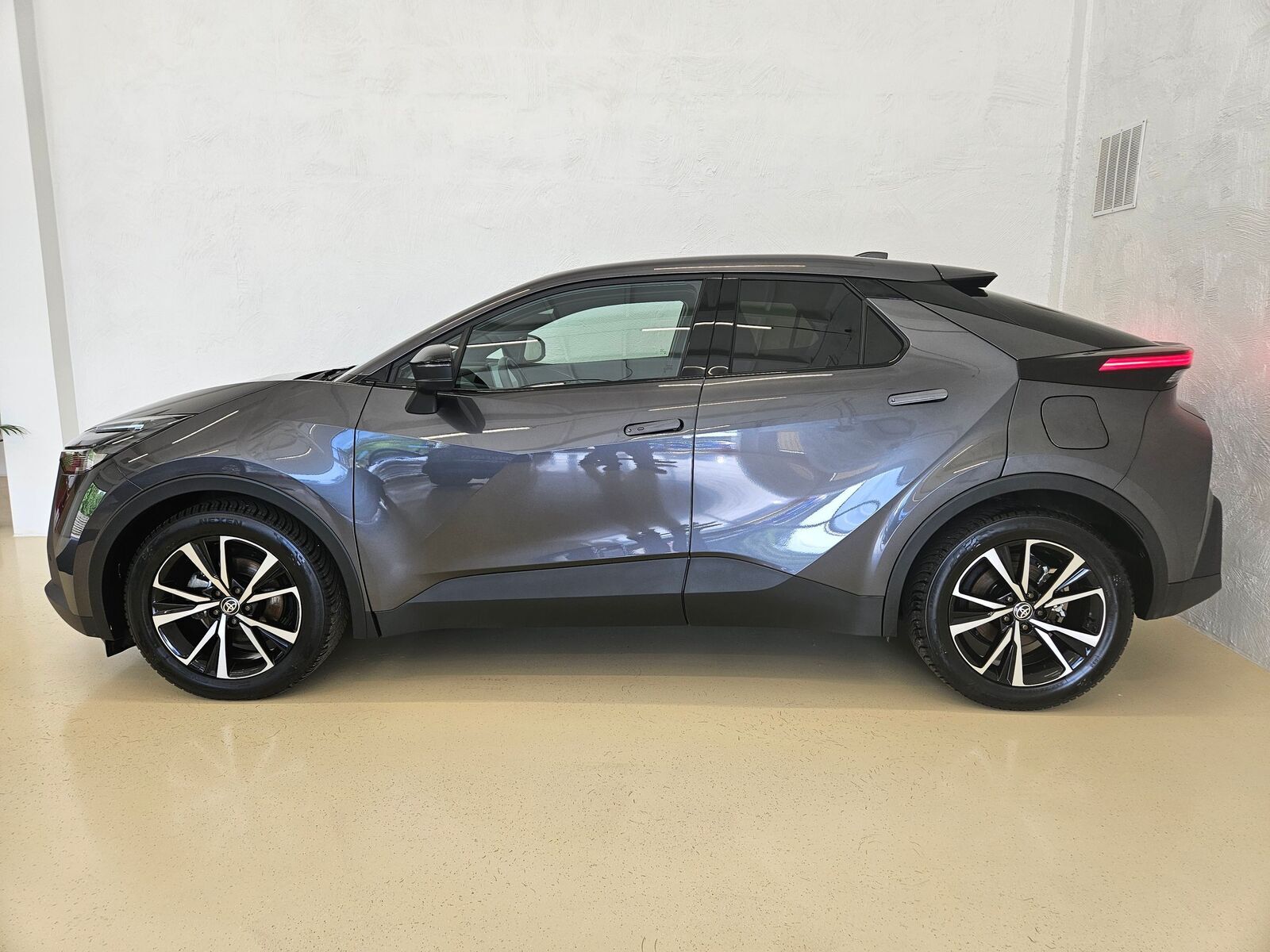 Toyota C-HR Style Plus 1.8 72kW 2025, kuva 3/28
