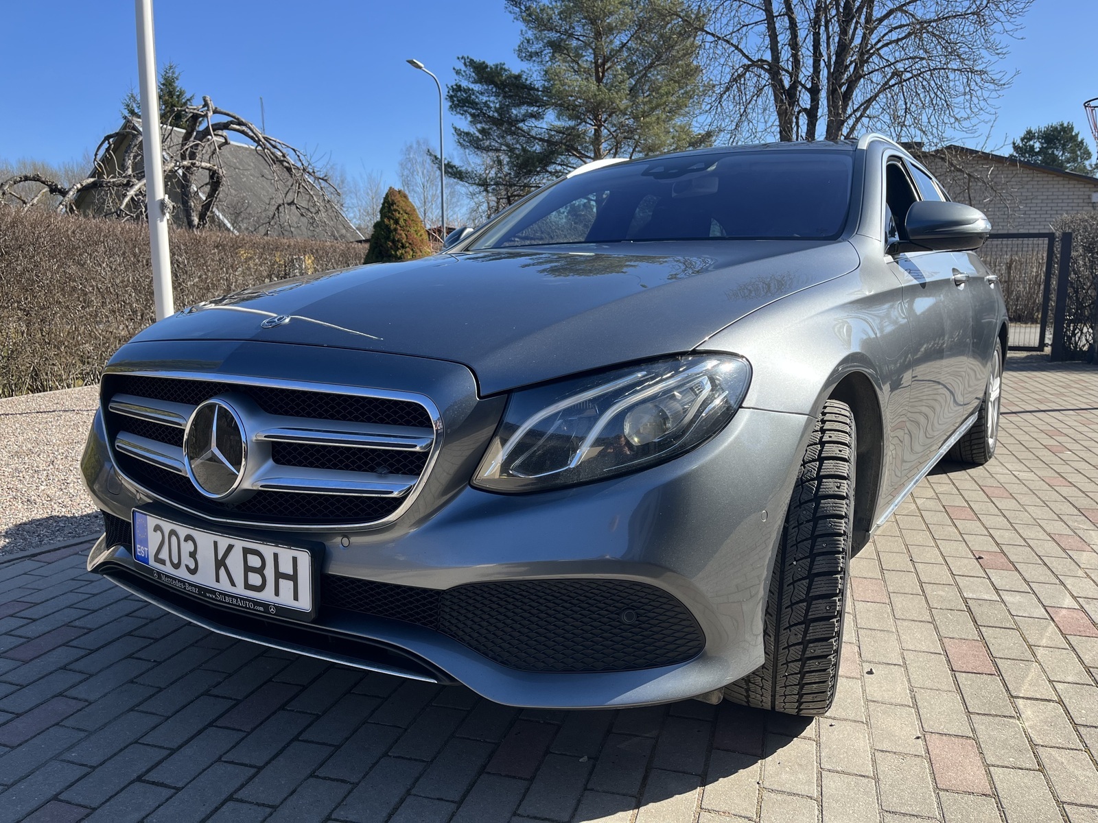 Mercedes-Benz E 220