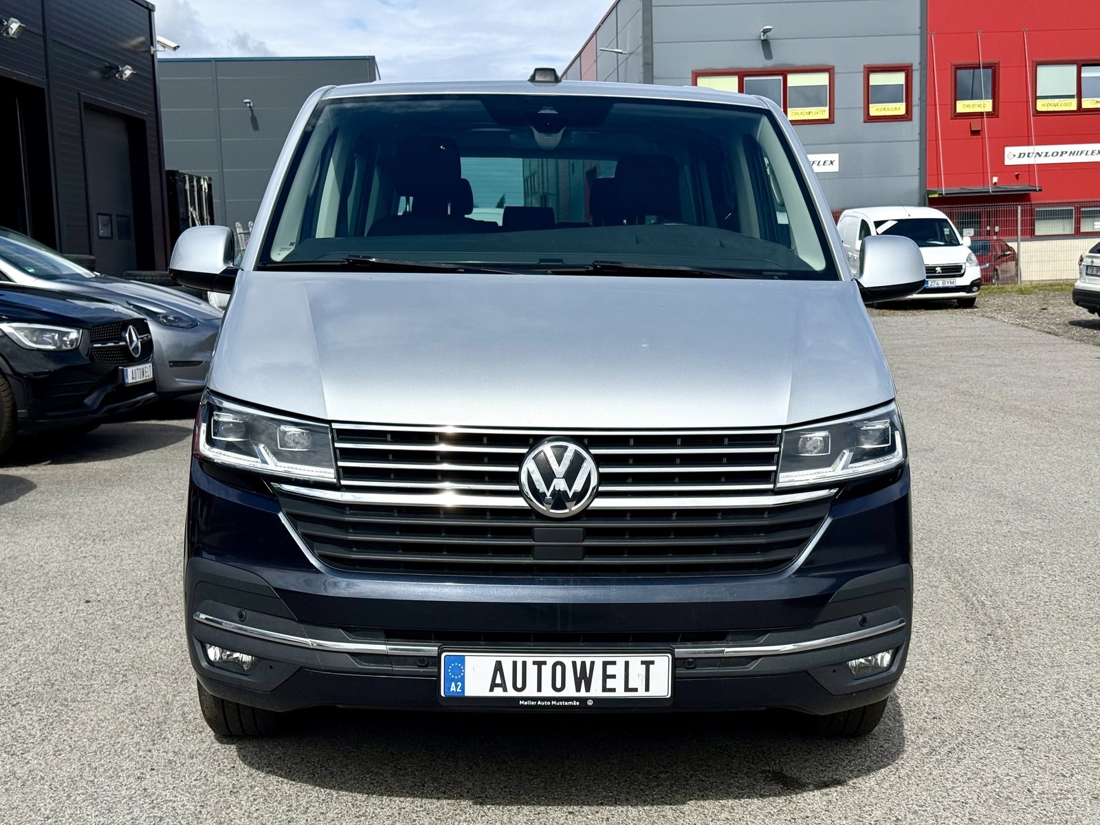 Volkswagen Multivan 2022, photo 2/10