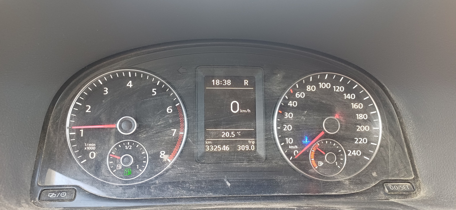 Volkswagen Touran 2012, photo 5/10