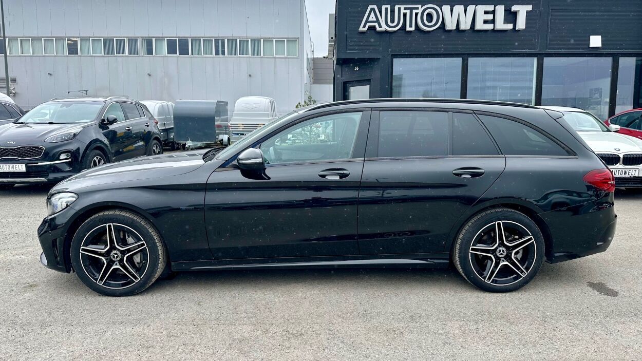 Mercedes-Benz C 300 2021, photo 2/32