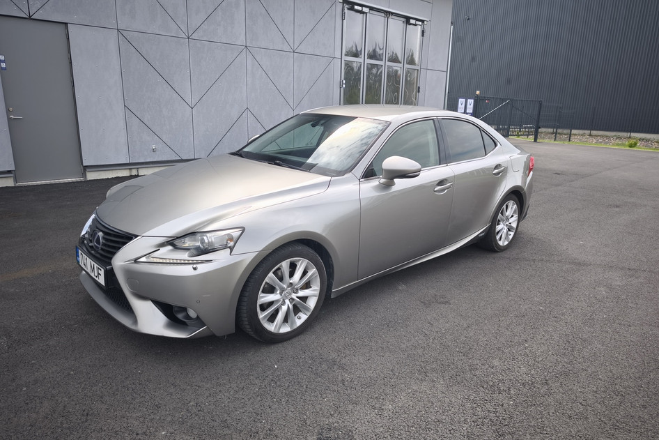 Lexus IS 300, 2013, 2.5, 133 kW, hybrid (petrol/electric), automatic, rear-wheel drive