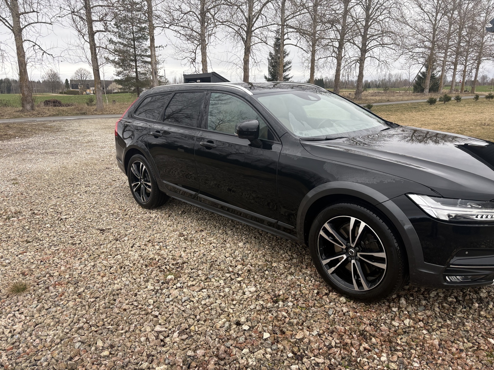 Volvo V90 Cross Country 2017, kuva 2/6