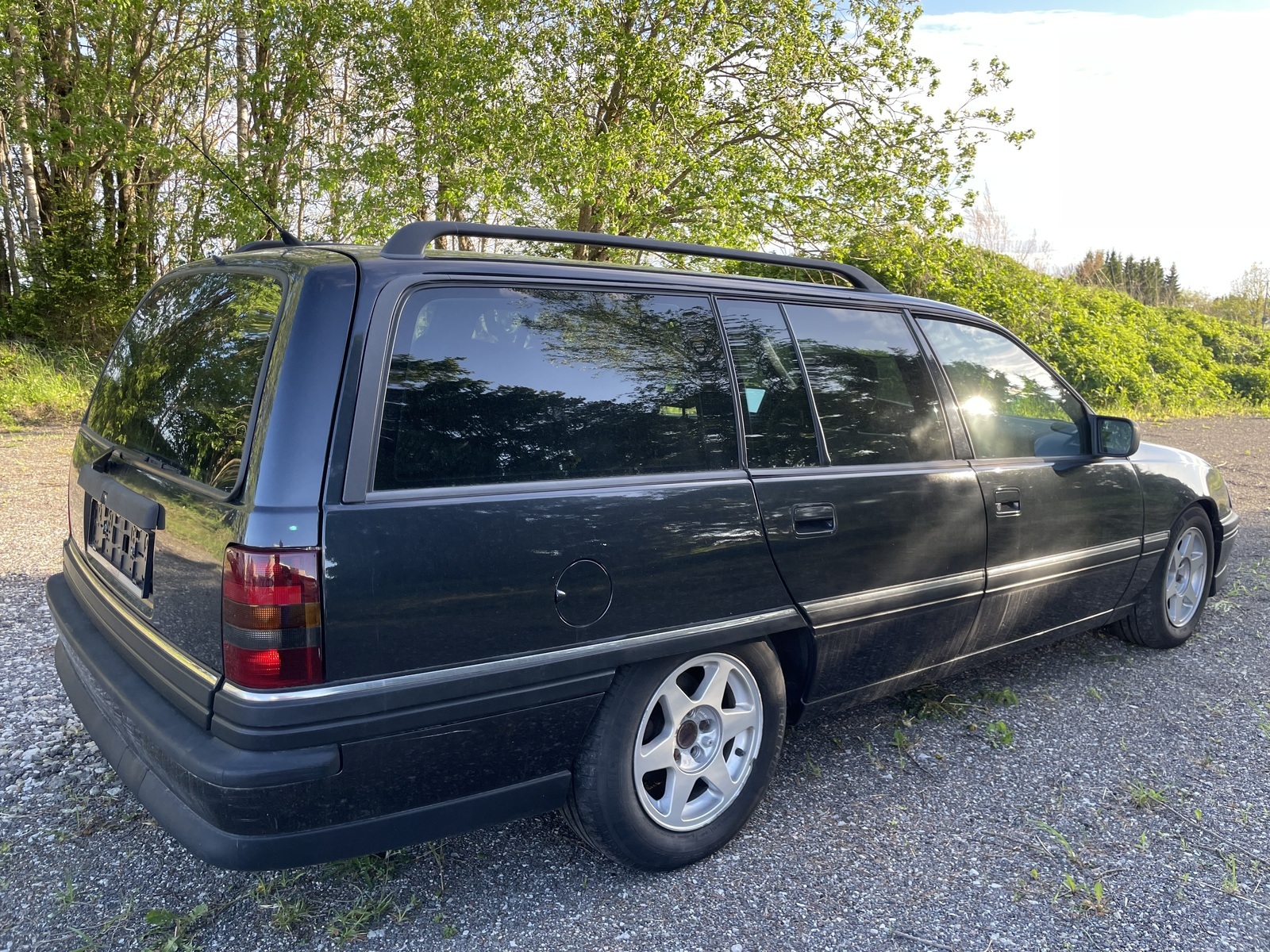 Opel Omega 1993, photo 3/10