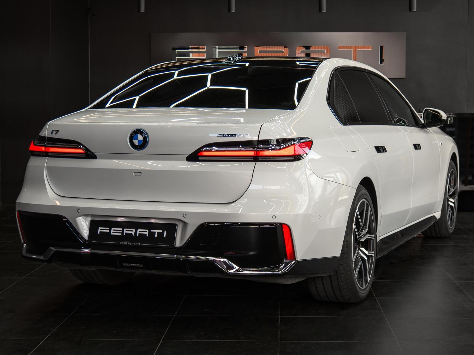 BMW i7 2025, photo 2/13