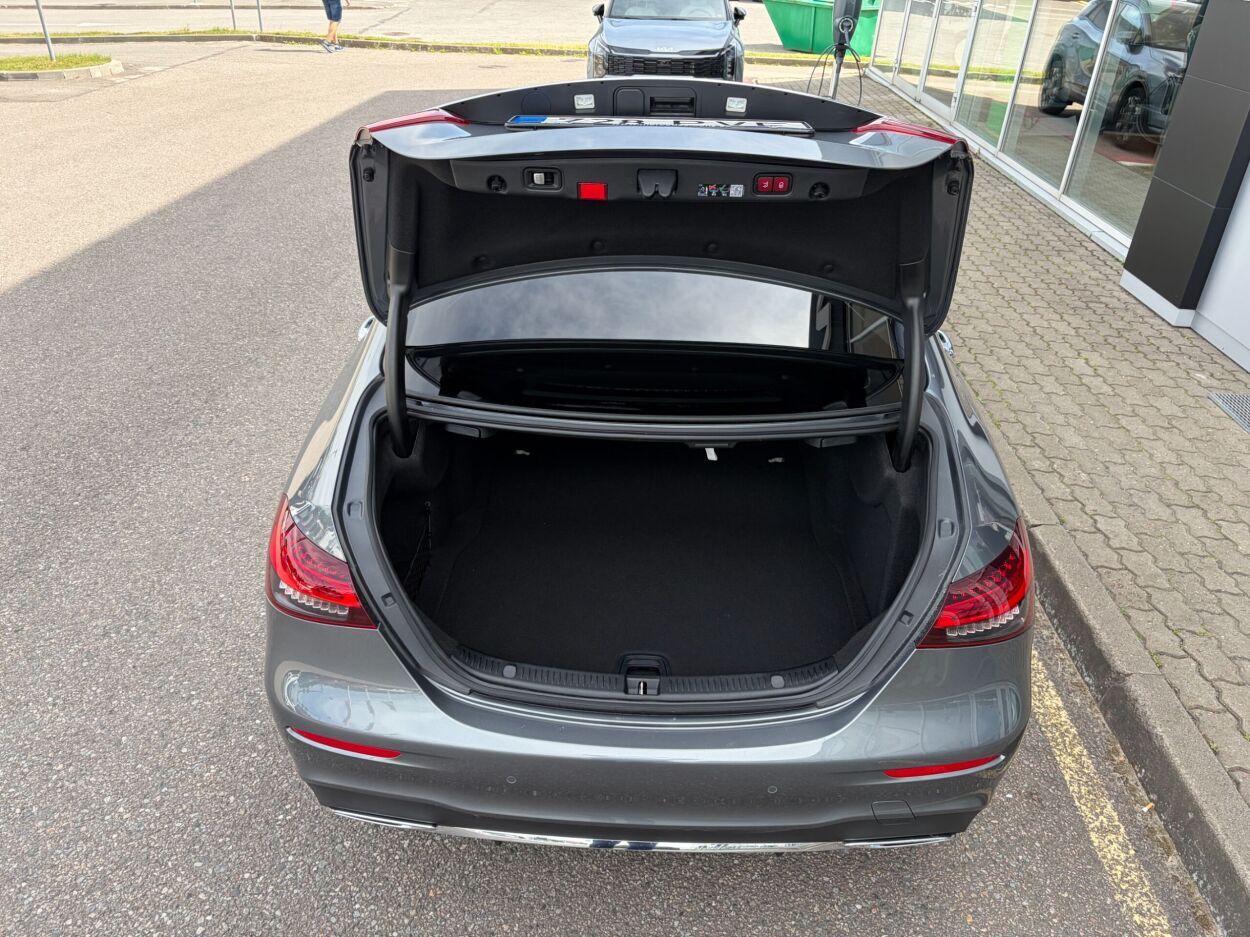Mercedes-Benz E 400 2022, kuva 6/10
