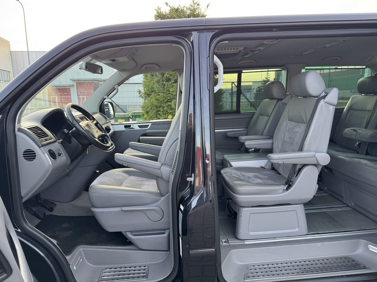 Volkswagen Multivan 2008, photo 4/10