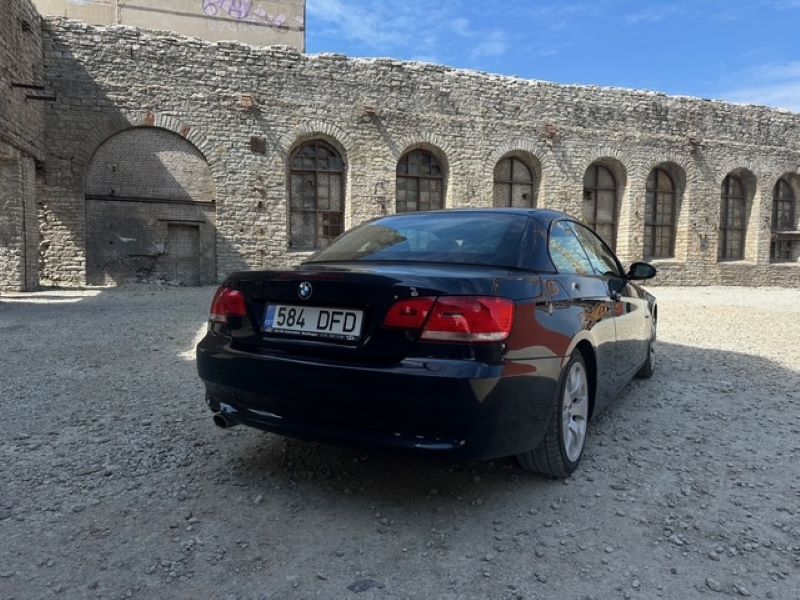 BMW 320 2010, photo 5/10
