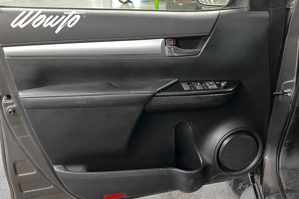 Toyota Hilux 2021, photo 7/21