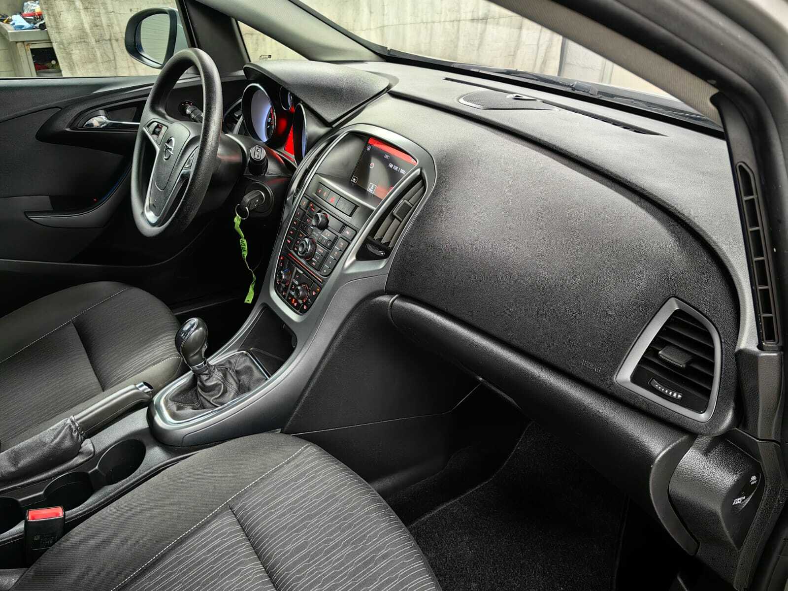 Opel Astra 2014, kuva 4/10