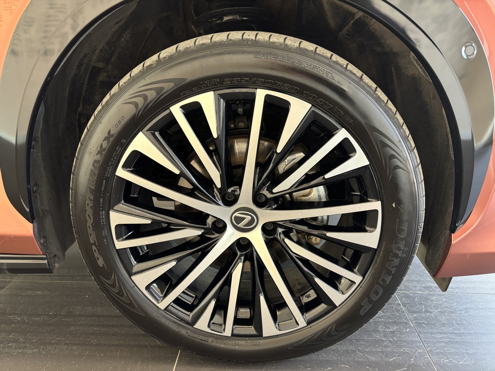 Lexus RZ 450 2024, kuva 7/10