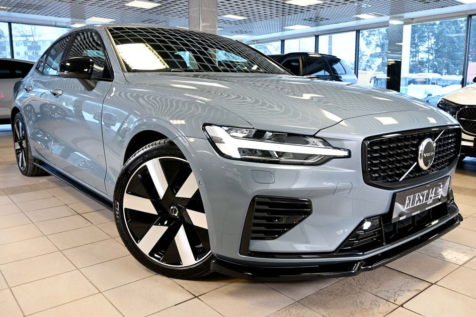 Volvo S60, 2024, 335 kW, uzlādējams hibrīds (benzīns/elektrība), automātiskā, pilnpiedziņa