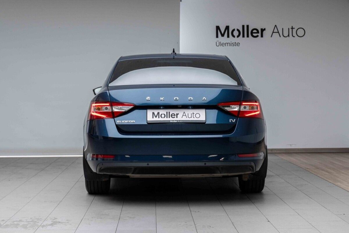 Škoda Superb 2020, photo 6/16