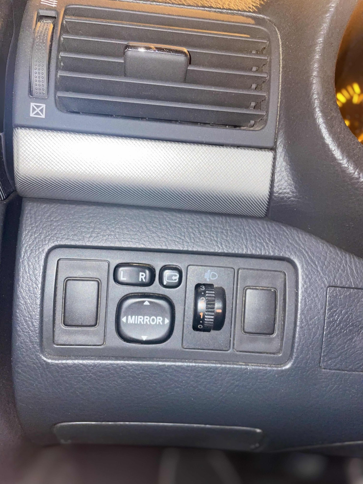 Toyota Avensis 2006, photo 2/9