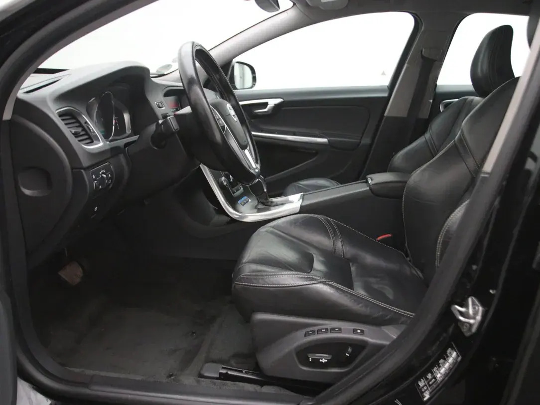 Volvo V60 2014, photo 4/33
