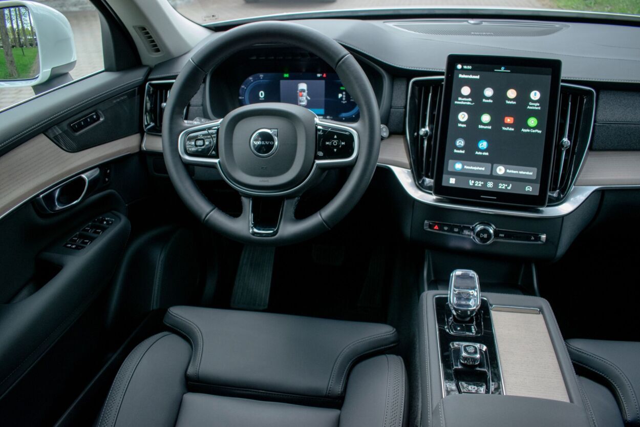 Volvo XC90 2025, photo 3/20