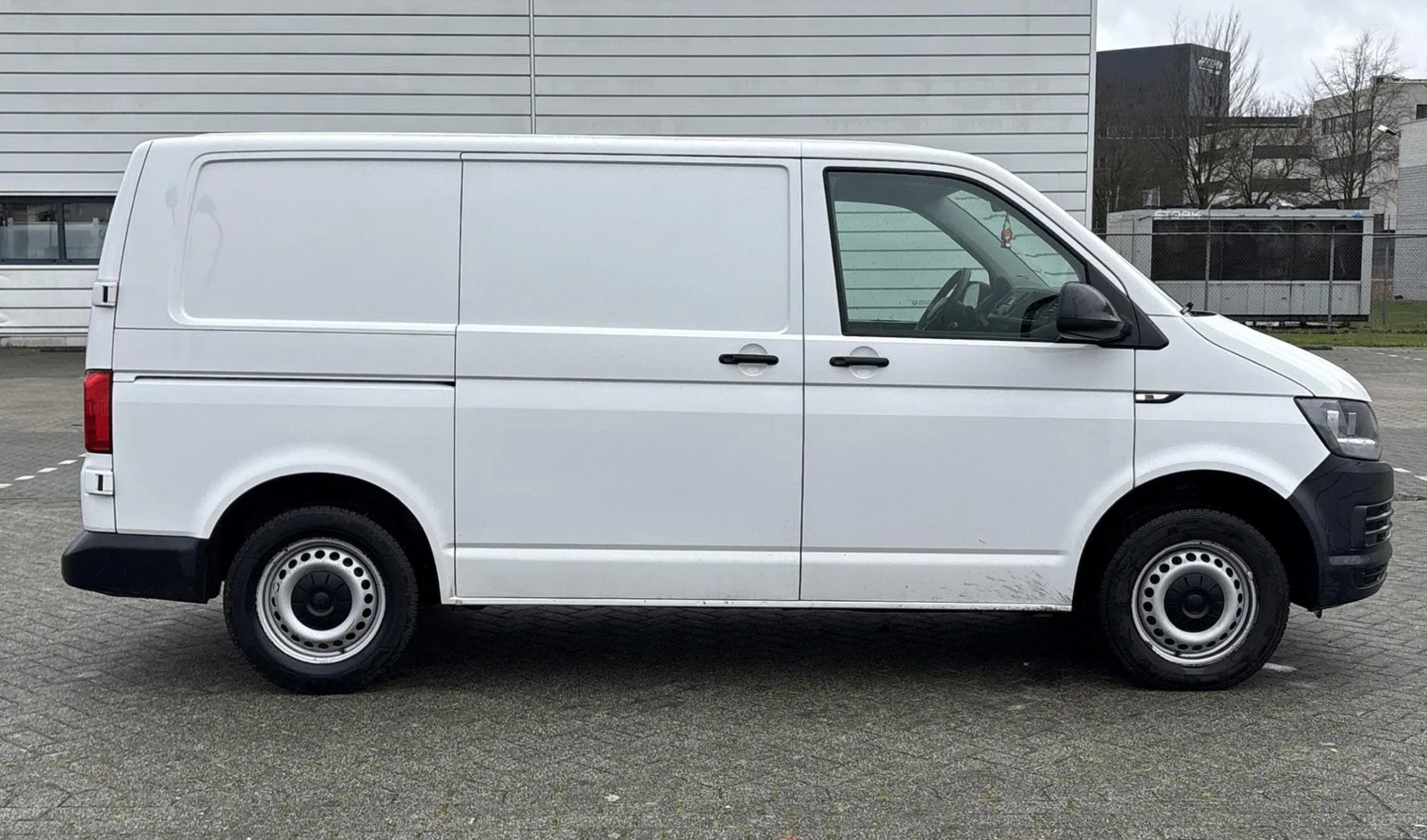 Volkswagen Transporter 2018, photo 2/10