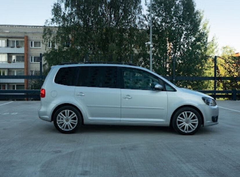 Volkswagen Touran 2012, photo 3/8