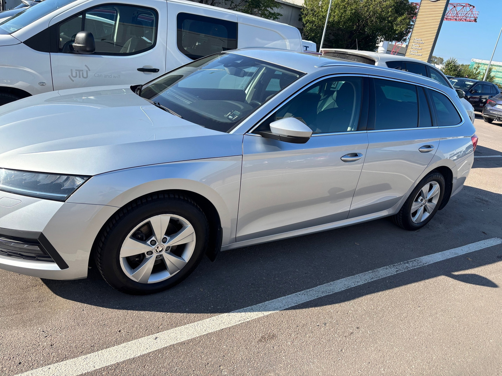 Škoda Octavia 2021, photo 2/6