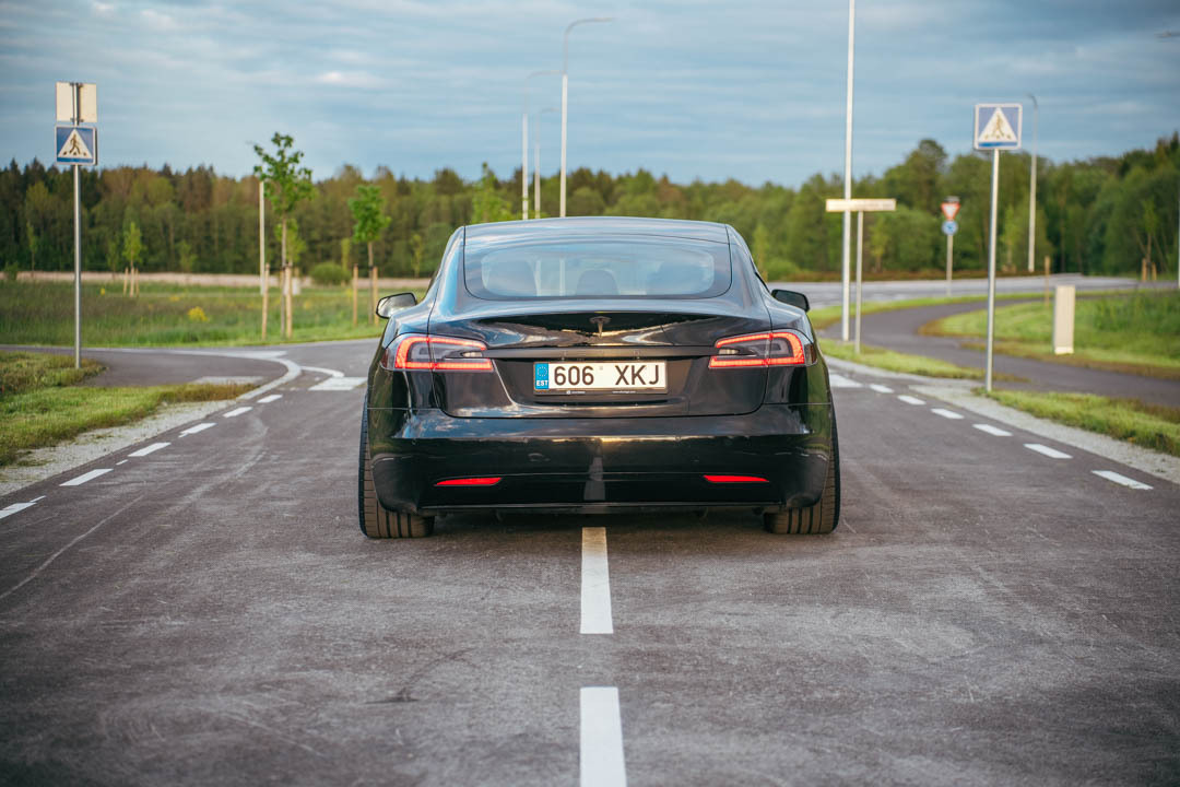 Tesla Model S 75D 2018, kuva 4/10