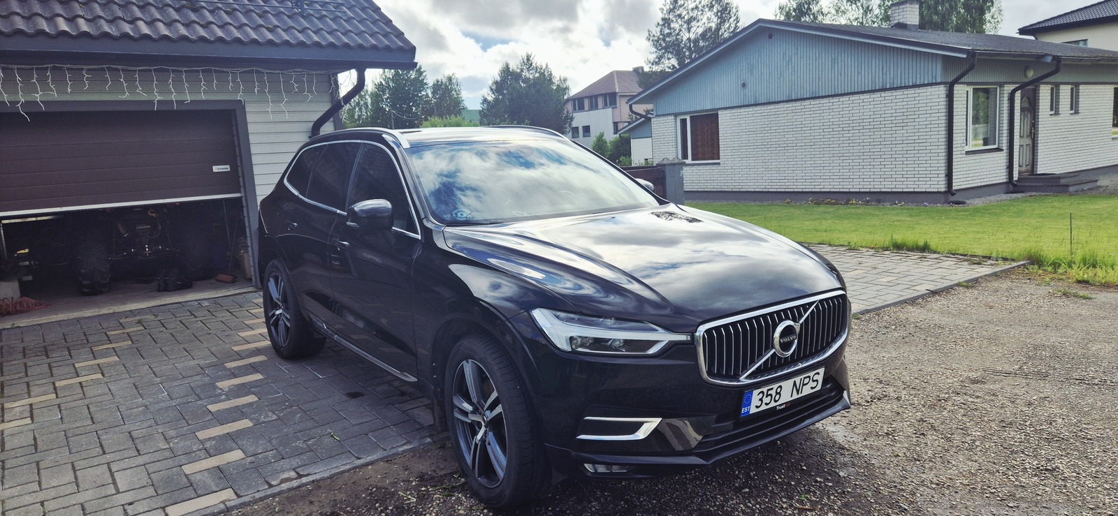 Volvo XC60 2017, photo 2/10