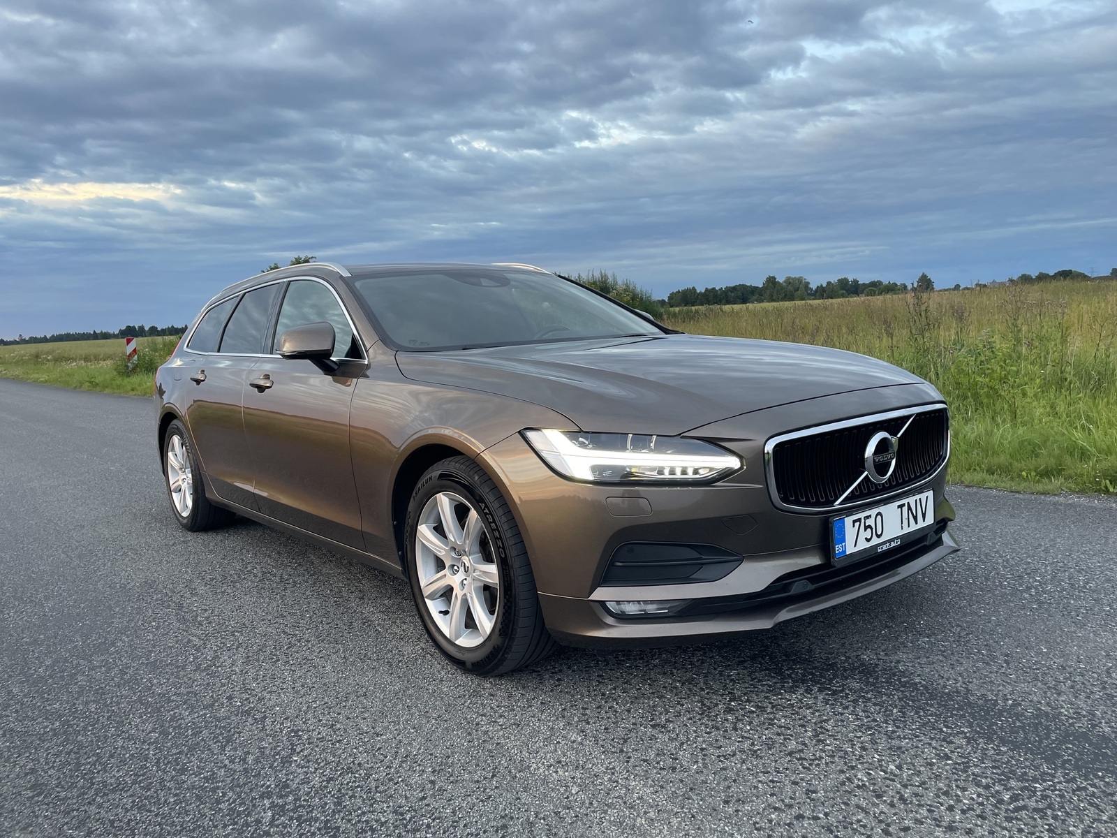 Volvo V90 2018, photo 2/11