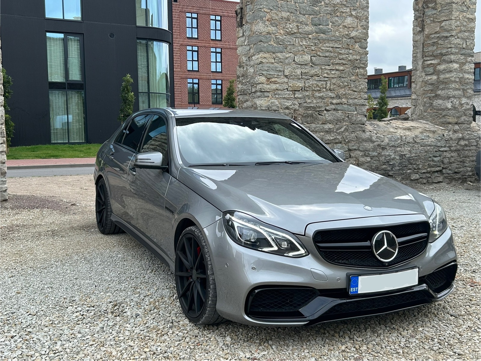 Mercedes-Benz E 63 AMG 2013, kuva 2/14