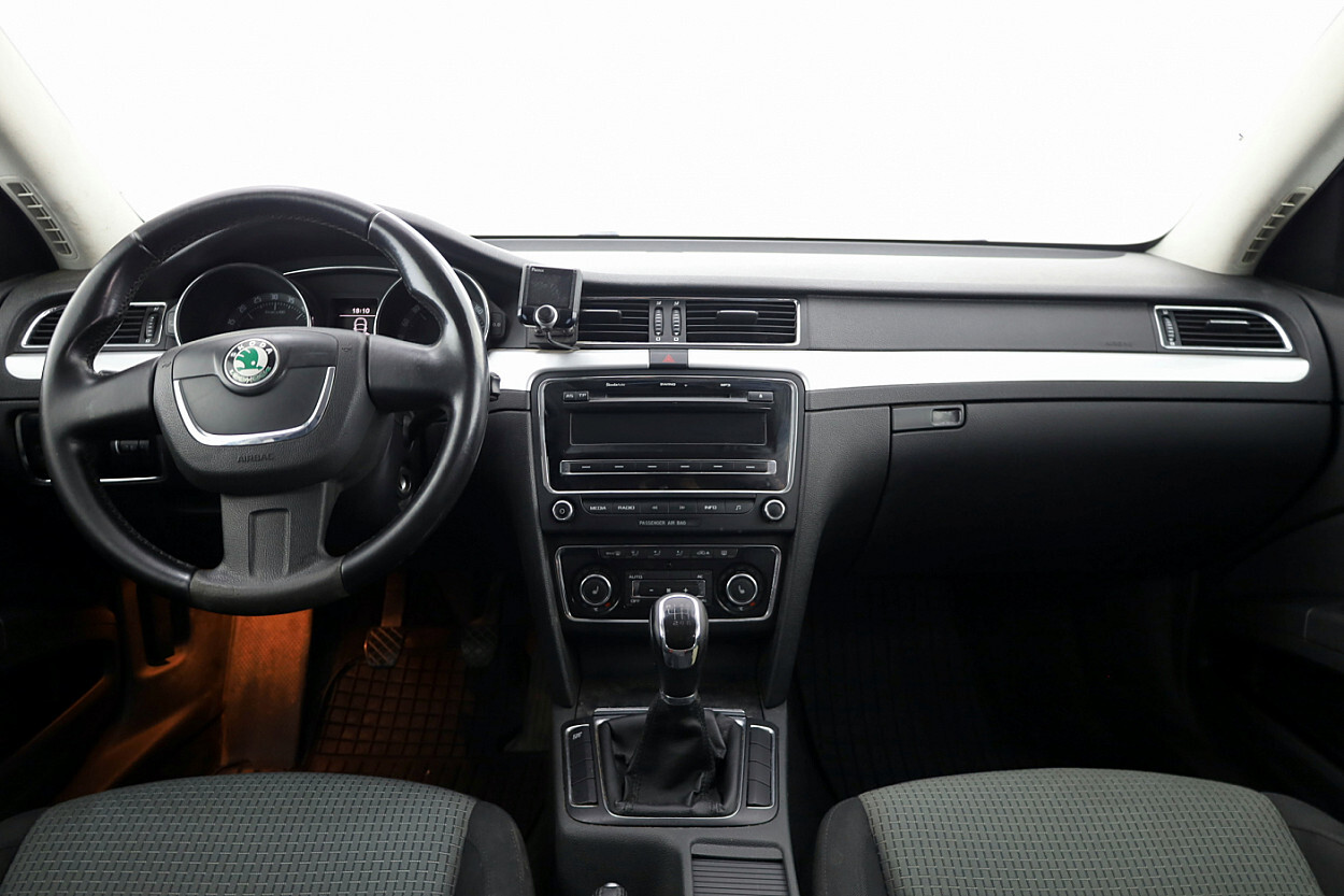 Škoda Superb 2009, kuva 5/7