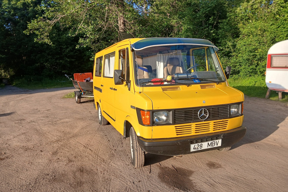 Mercedes-Benz L 210 D, 1993, 2.9, 72 kW, дизель, автомат, задний привод