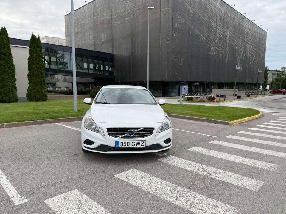 Volvo S60 2012, photo 3/10