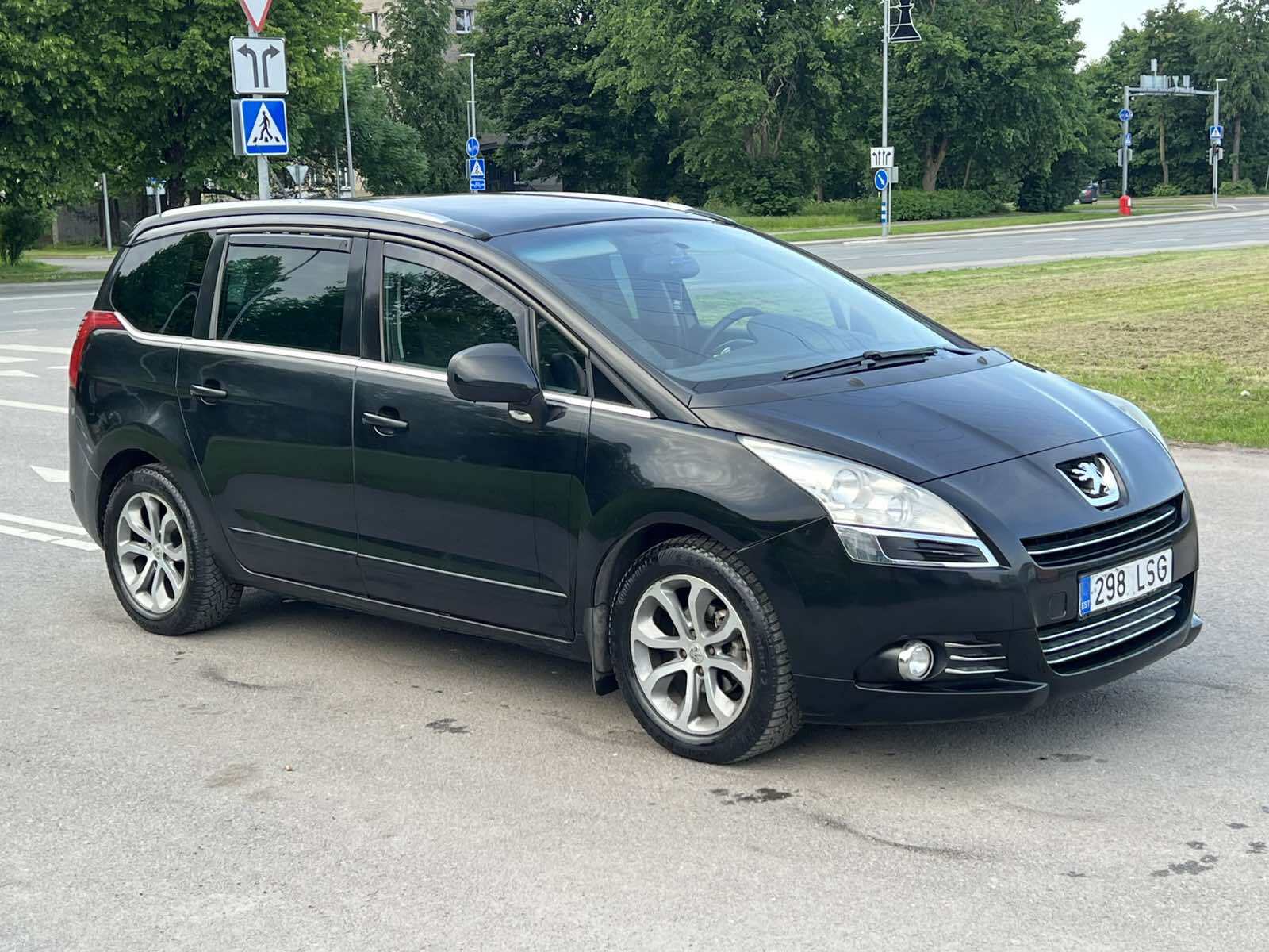 Peugeot 5008 2011, photo 2/11