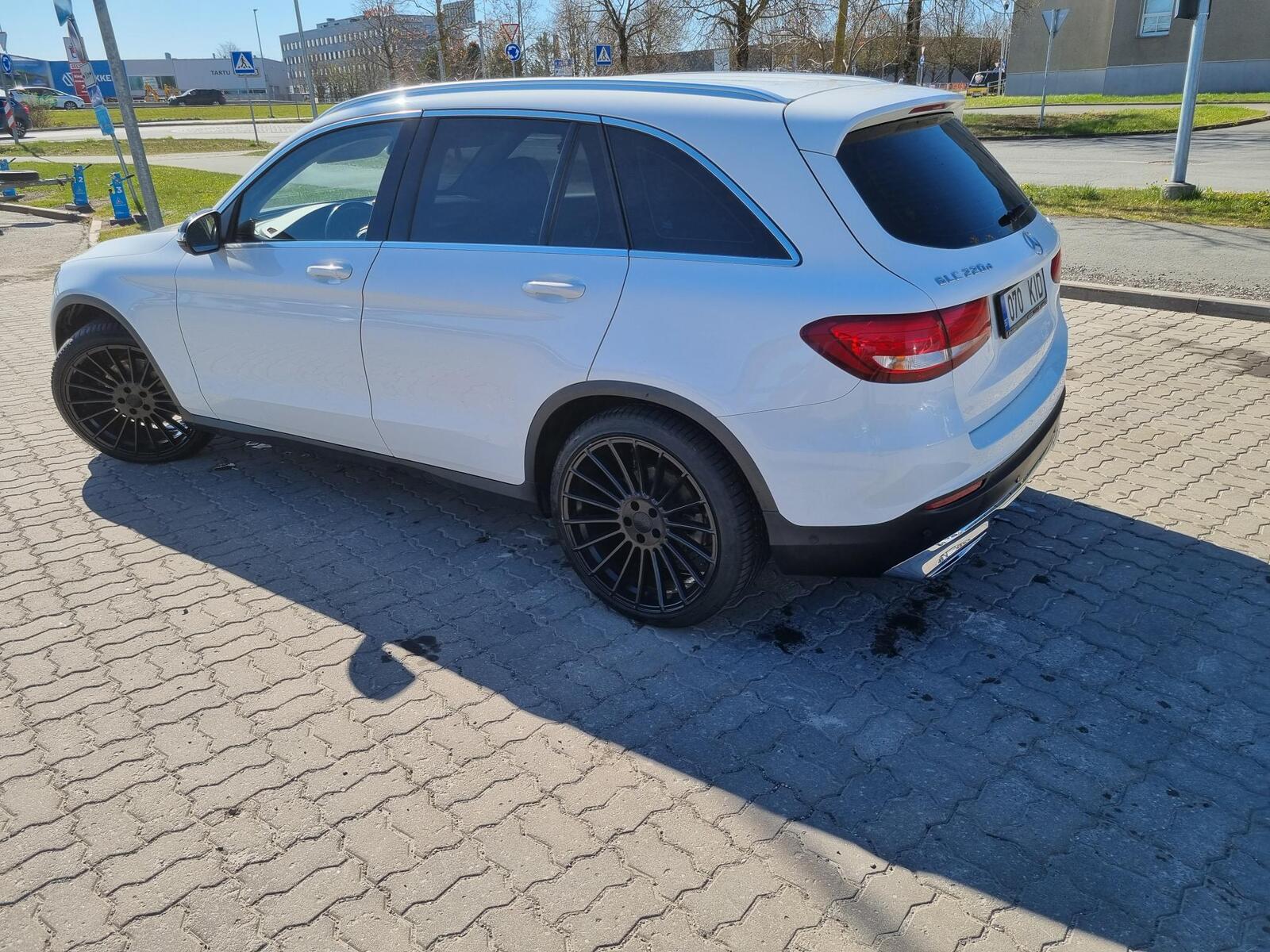 Mercedes-Benz GLC 220 2015, photo 2/5