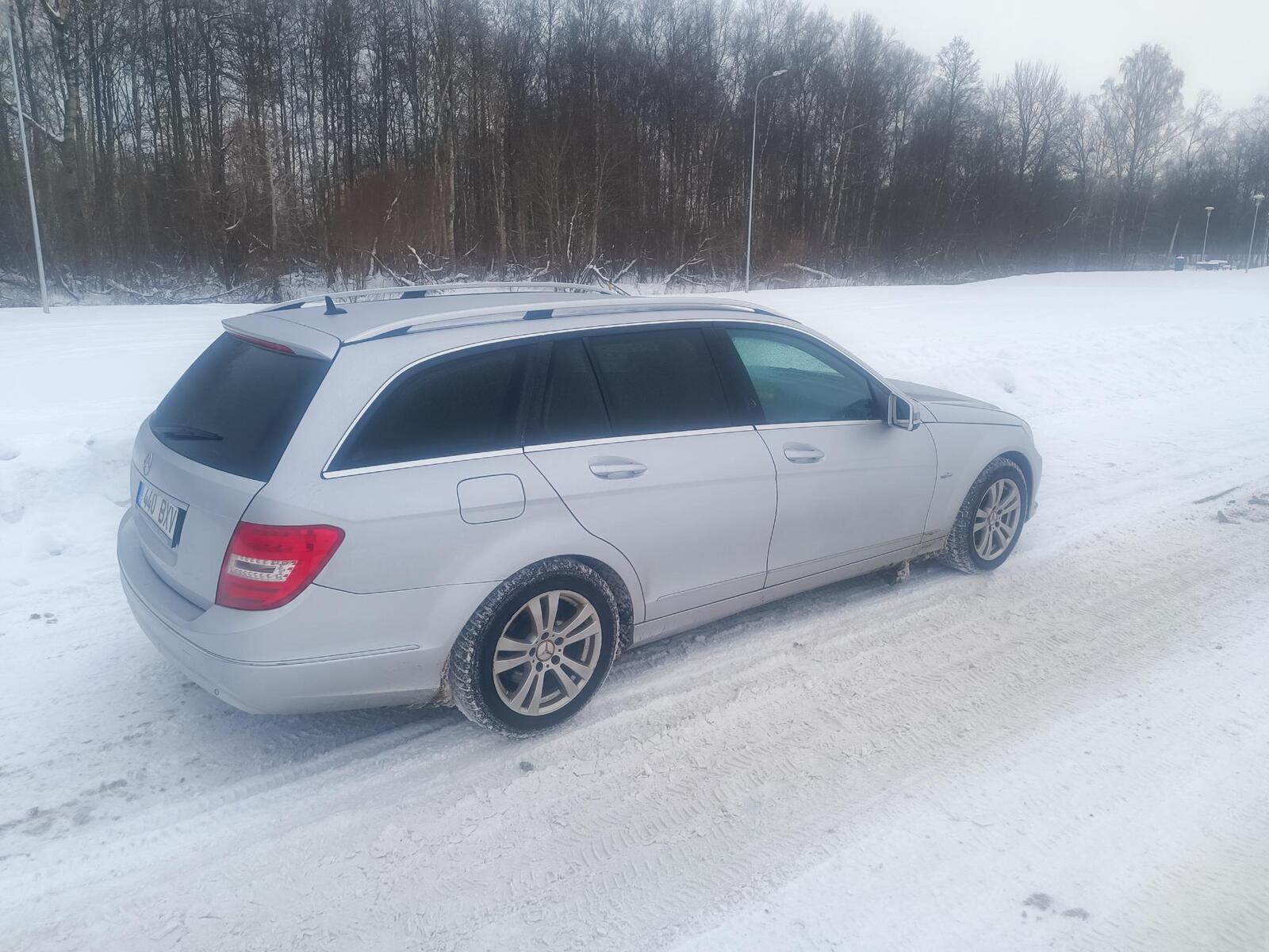 Mercedes-Benz C 220 2011, kuva 4/8