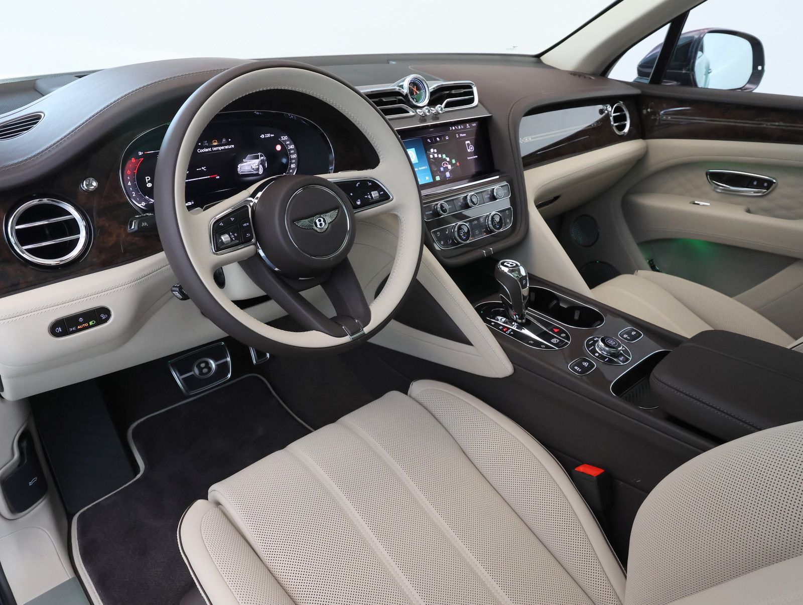 Bentley Bentayga 2026, photo 7/22