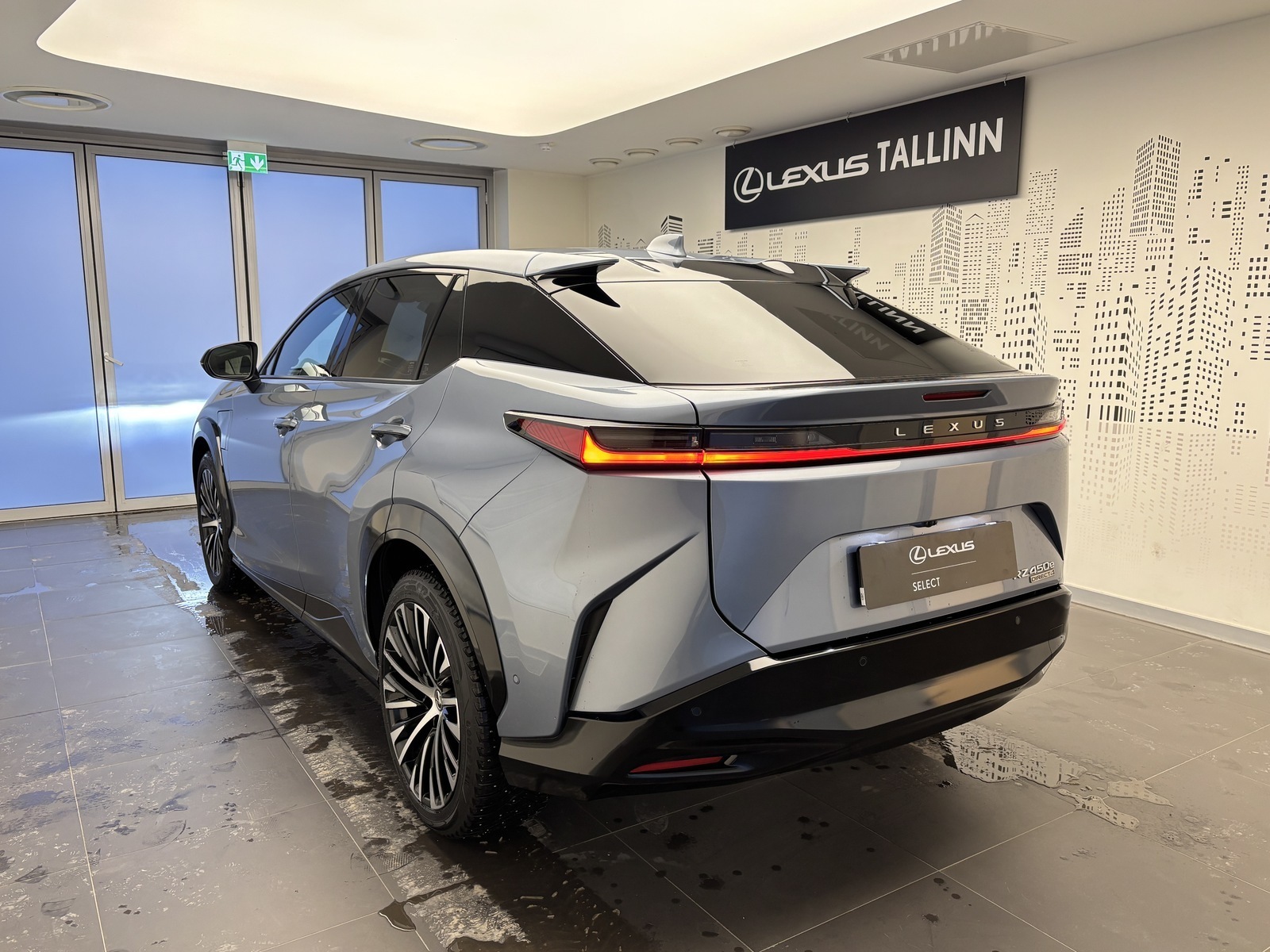 Lexus RZ 450 2023, kuva 2/10