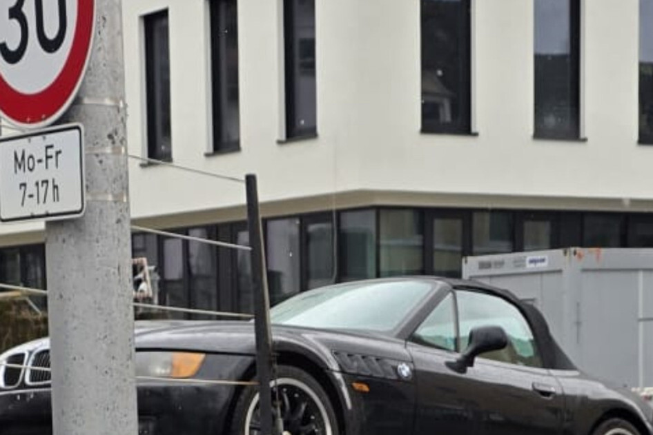 BMW Z3, 1997, 1.8, 85 kW, petrol, manual, rear-wheel drive