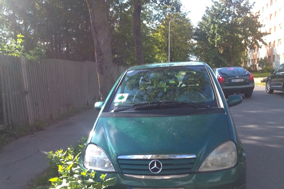 Mercedes-Benz A 160, 2001, 1.6, 75 kW, petrol, automatic, front-wheel drive