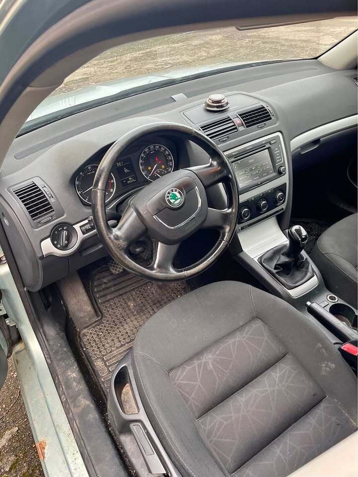 Škoda Octavia 2012, photo 4/5