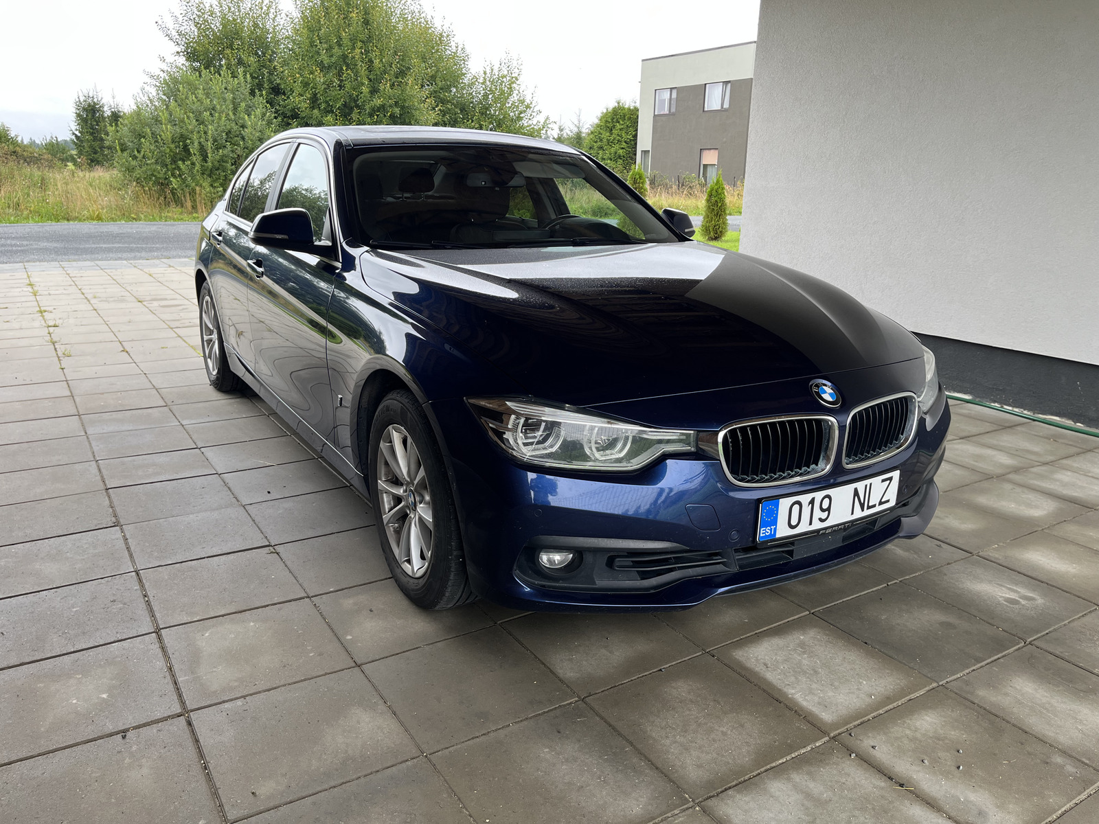 BMW 330